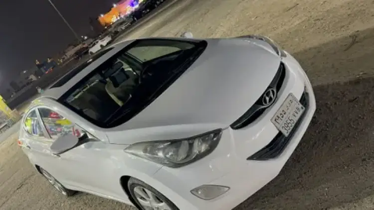 hyundai hyundai-elantra image Hyundai Elantra 2013