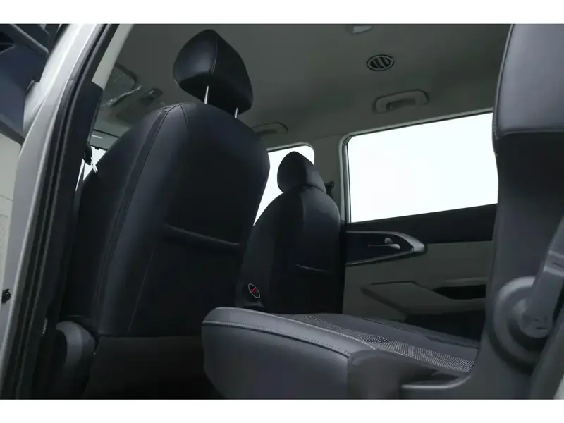 Discover undefined undefined Exterior Interior Images.Find all aspects and details of cars.