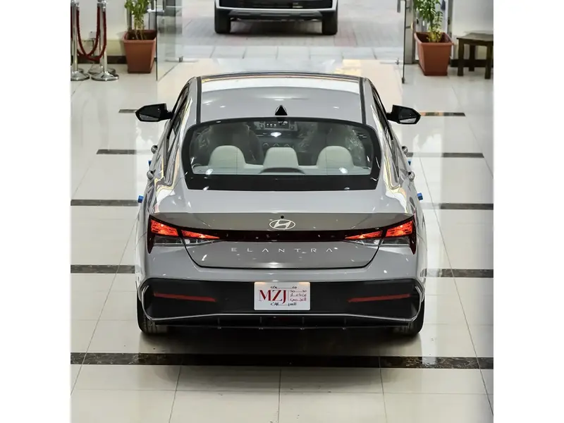Hyundai Elantra 2025