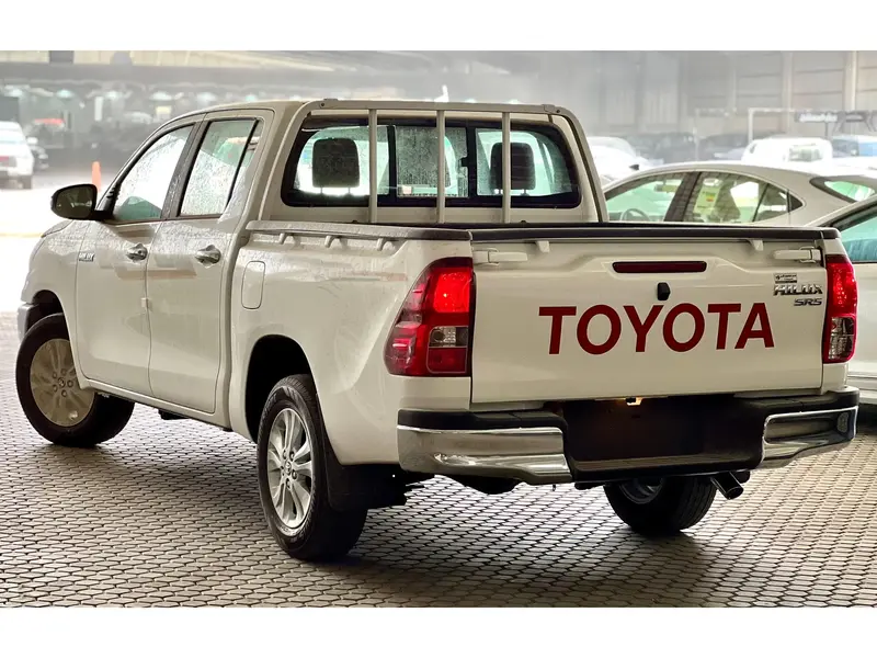 Discover undefined undefined Exterior Interior Images.Find all aspects and details of cars.