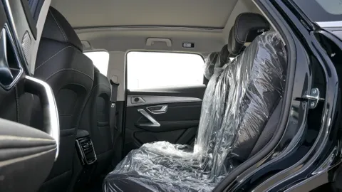 Discover undefined undefined Exterior Interior Images.Find all aspects and details of cars.