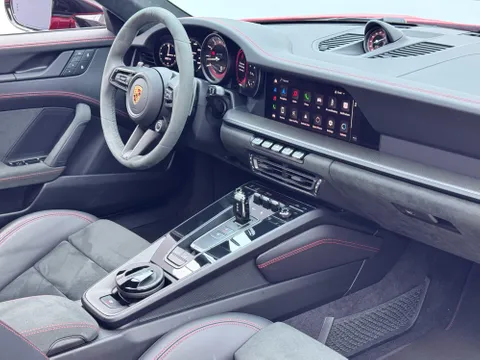 Porsche 911 Carrera GTS 2024
