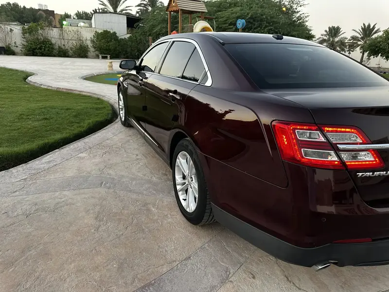 Ford Taurus 2018