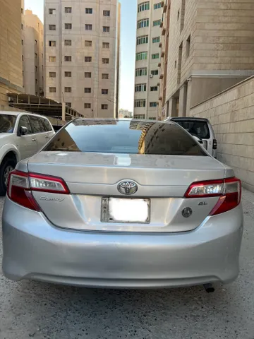 استكشف undefined undefined الصور الخارجية والداخلية. اكتشف جميع جوانب وتفاصيل السيارات.