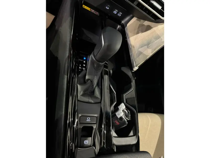 Discover undefined undefined Exterior Interior Images.Find all aspects and details of cars.
