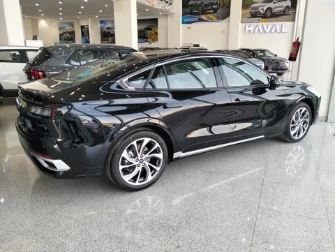Discover undefined undefined Exterior Interior Images.Find all aspects and details of cars.