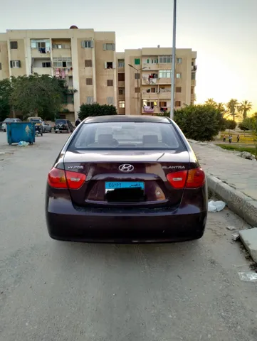 استكشف undefined undefined الصور الخارجية والداخلية. اكتشف جميع جوانب وتفاصيل السيارات.