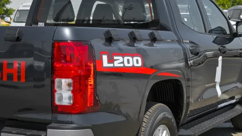 New Mitsubishi L200 2.4L Double Cab GL M/T 4WD Petrol 2024