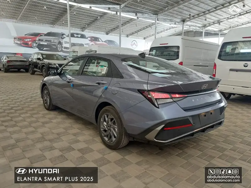 Hyundai Elantra 2025