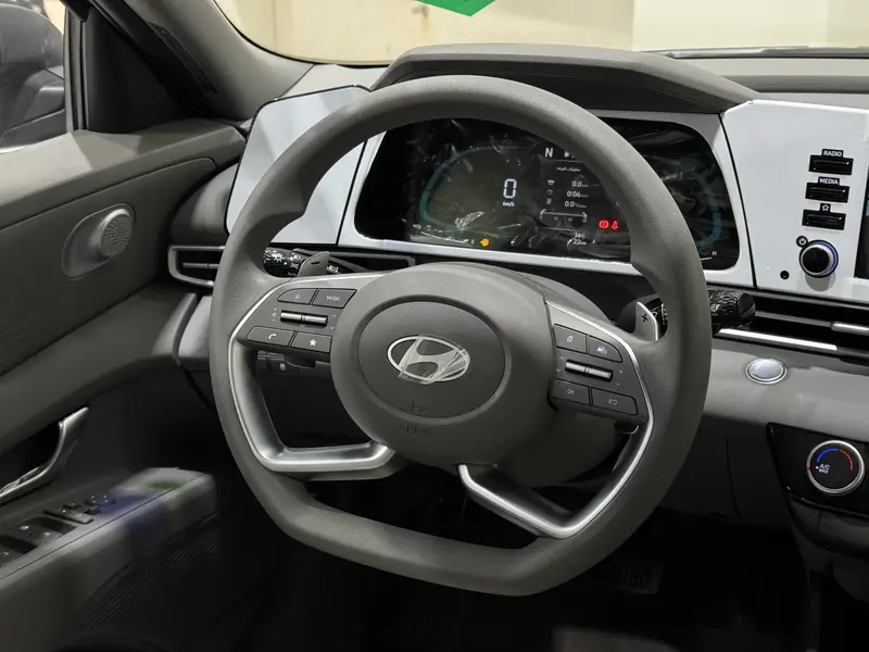 Hyundai Elantra 2025