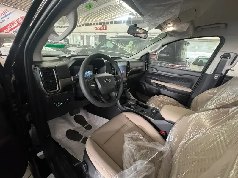 Discover undefined undefined Exterior Interior Images.Find all aspects and details of cars.