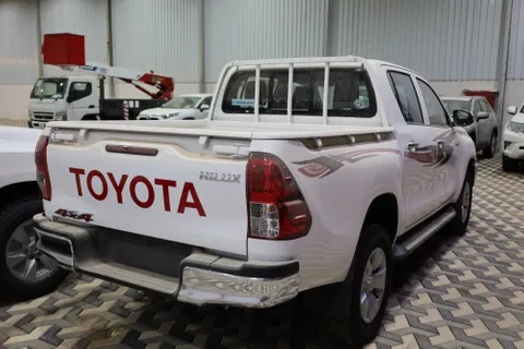 New Toyota Hilux 2.4L Double Cab 4x4 2023