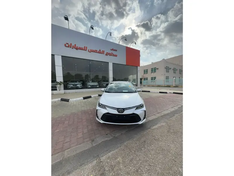 استكشف undefined undefined الصور الخارجية والداخلية. اكتشف جميع جوانب وتفاصيل السيارات.