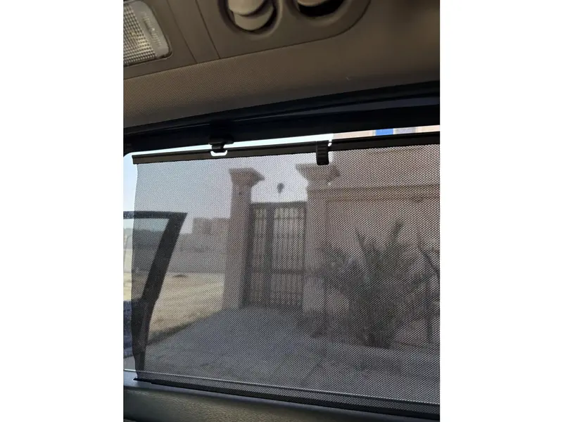 استكشف undefined undefined الصور الخارجية والداخلية. اكتشف جميع جوانب وتفاصيل السيارات.
