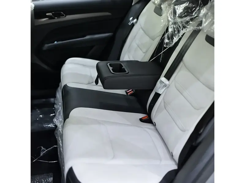 Discover undefined undefined Exterior Interior Images.Find all aspects and details of cars.