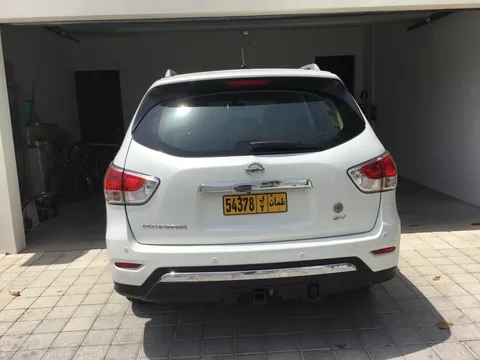 Nissan Pathfinder 3.5L SV 4WD 2014