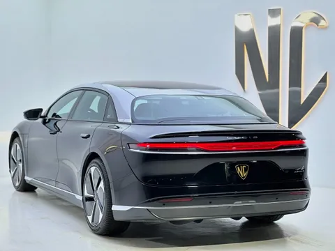 New Lucid Air Touring AWD 2024