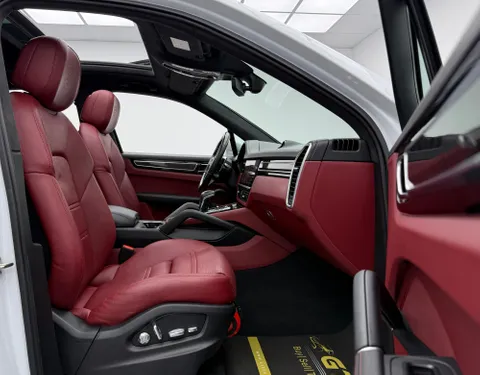 Porsche Cayenne GTS 2021