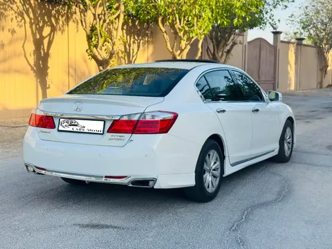 Discover undefined undefined Exterior Interior Images.Find all aspects and details of cars.