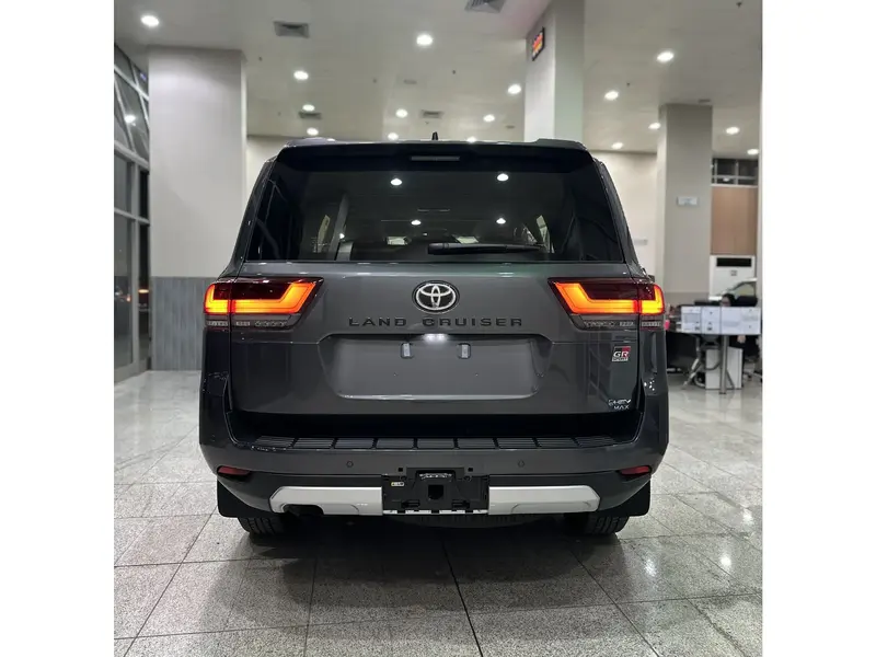 Toyota Land Cruiser Wagon 2025