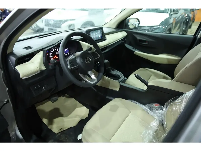 Discover undefined undefined Exterior Interior Images.Find all aspects and details of cars.
