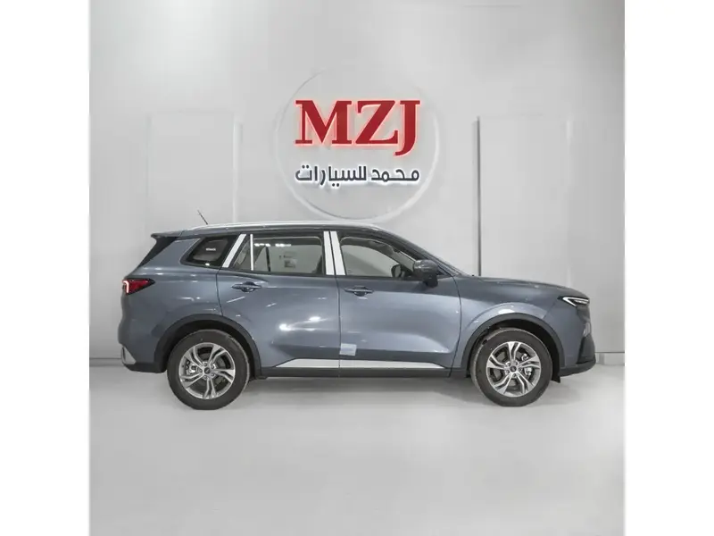 Discover undefined undefined Exterior Interior Images.Find all aspects and details of cars.