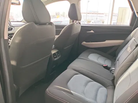 Discover undefined undefined Exterior Interior Images.Find all aspects and details of cars.