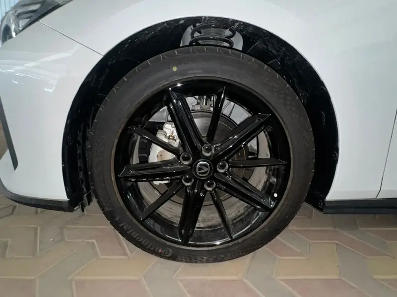 Discover undefined undefined Exterior Interior Images.Find all aspects and details of cars.