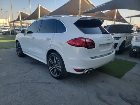 Discover undefined undefined Exterior Interior Images.Find all aspects and details of cars.