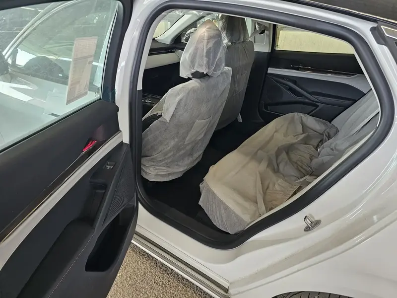 Discover undefined undefined Exterior Interior Images.Find all aspects and details of cars.