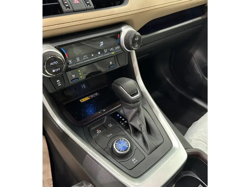 Toyota RAV4 2025