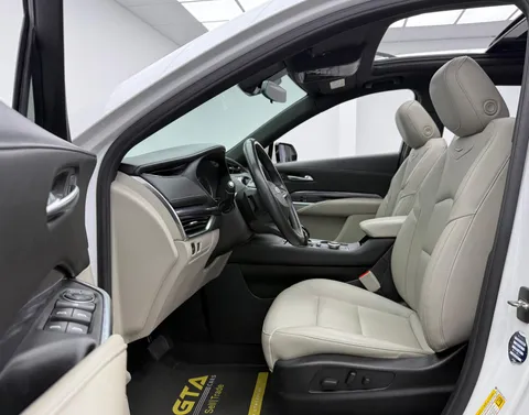 كاديلاك XT4 2022
