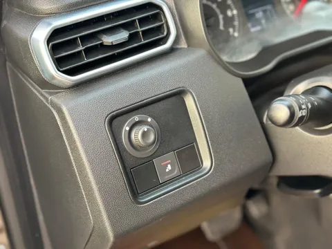 Discover undefined undefined Exterior Interior Images.Find all aspects and details of cars.