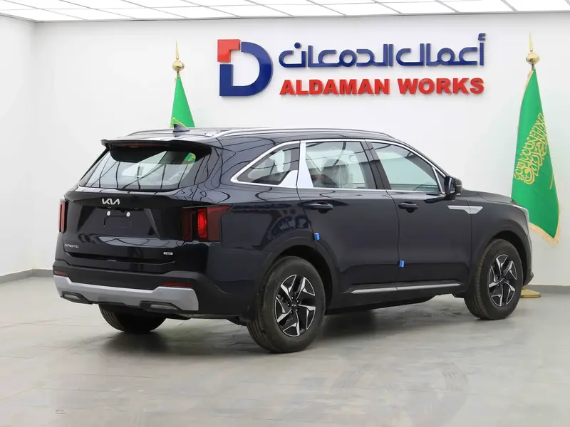 Discover undefined undefined Exterior Interior Images.Find all aspects and details of cars.