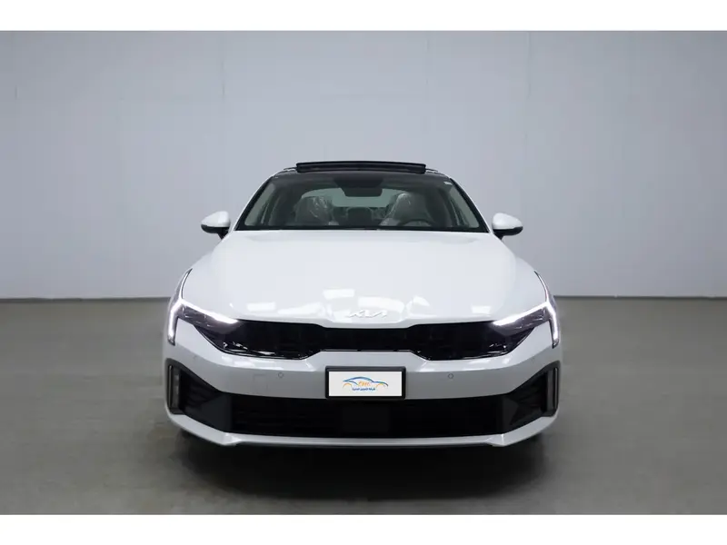 Discover undefined undefined Exterior Interior Images.Find all aspects and details of cars.