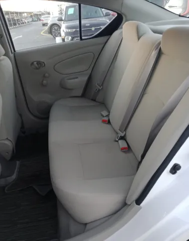 Discover undefined undefined Exterior Interior Images.Find all aspects and details of cars.