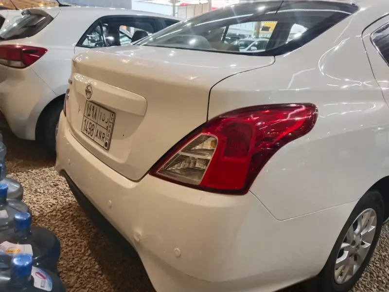 Nissan Sunny 2016