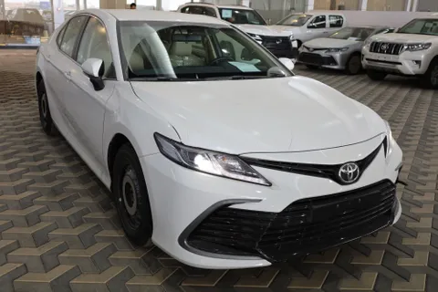 New Toyota Camry 2.5L LE 204 HP 2024