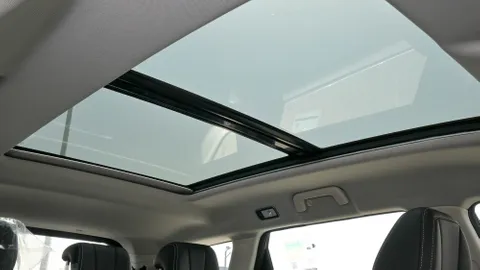 Discover undefined undefined Exterior Interior Images.Find all aspects and details of cars.
