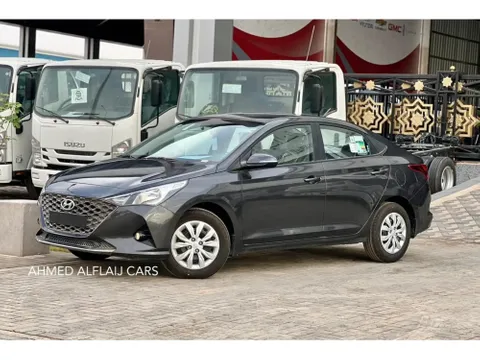 Discover undefined undefined Exterior Interior Images.Find all aspects and details of cars.
