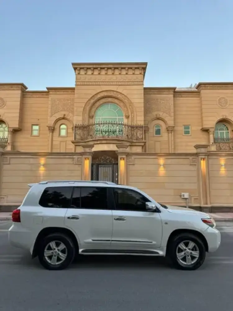 toyota toyota-land-cruiser image Toyota Land Cruiser 2010