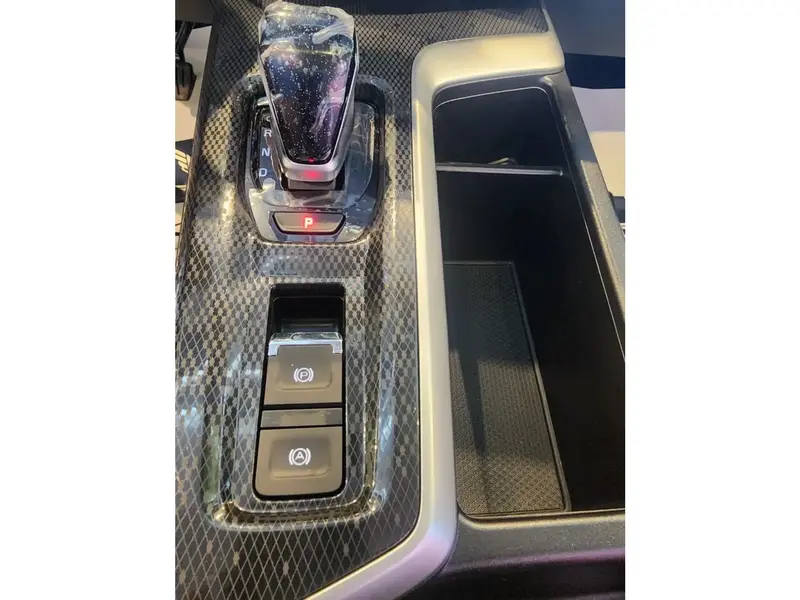 Discover undefined undefined Exterior Interior Images.Find all aspects and details of cars.