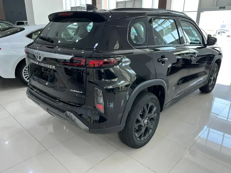 Discover undefined undefined Exterior Interior Images.Find all aspects and details of cars.