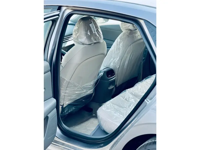 Hyundai Elantra 2025