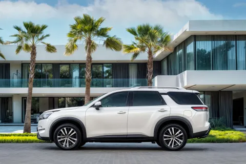 Discover undefined undefined Exterior Interior Images.Find all aspects and details of cars.