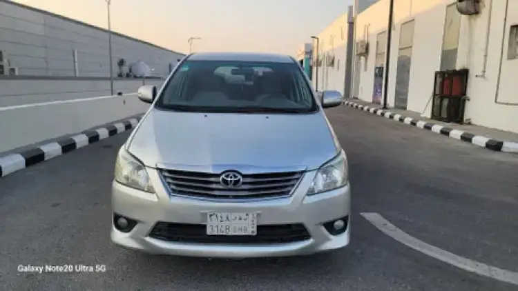toyota innova image Toyota Innova 2012