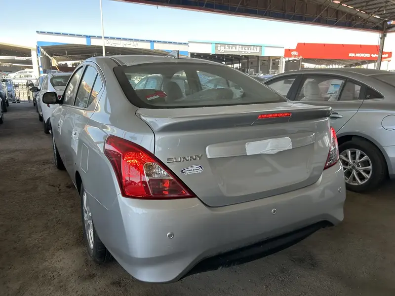 Nissan Sunny 2024