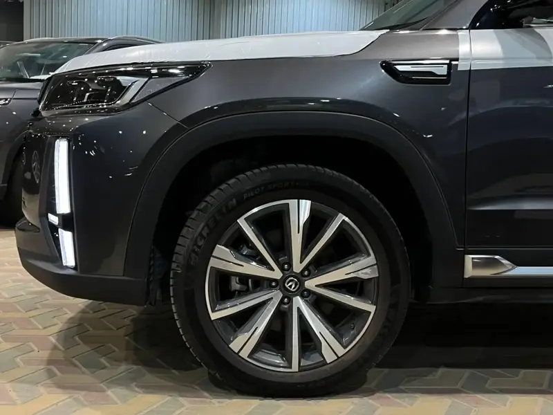 Discover undefined undefined Exterior Interior Images.Find all aspects and details of cars.
