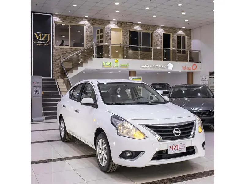 Discover undefined undefined Exterior Interior Images.Find all aspects and details of cars.