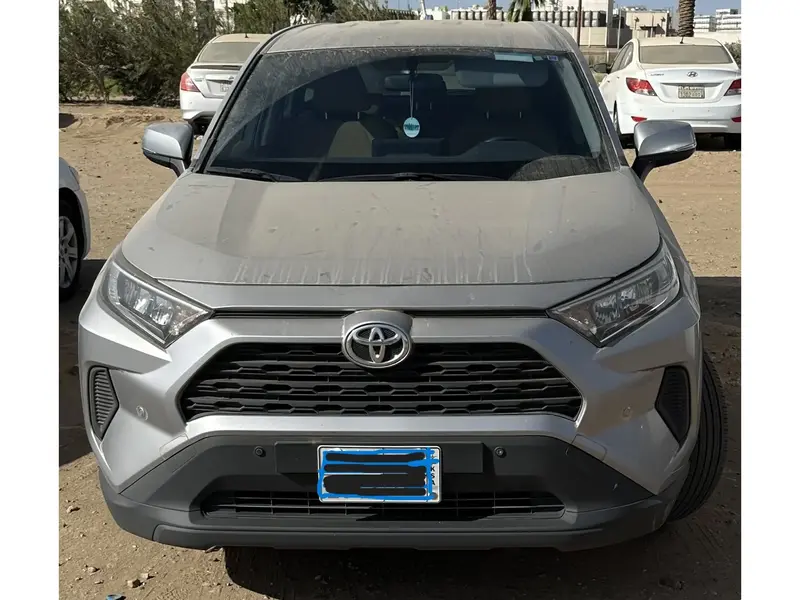 استكشف undefined undefined الصور الخارجية والداخلية. اكتشف جميع جوانب وتفاصيل السيارات.